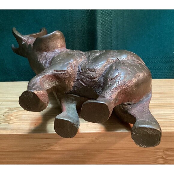 Tiny Vintage Brass Elephant Small Statue Sculpture Paper Weight Home Decor - Picture 4 of 9
